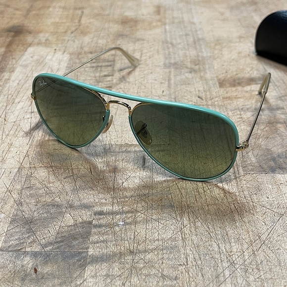 RayBan Aviator Sunglasses 🕶️💚🍀 - Picture 2 of 2